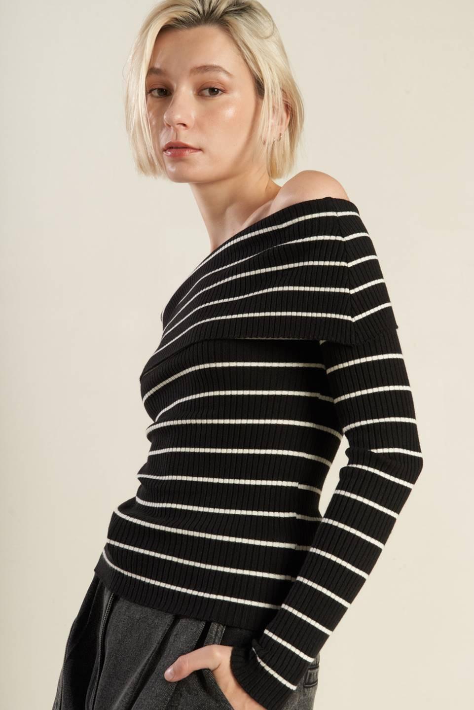 IN TOO DEEP SWEATER TOP.