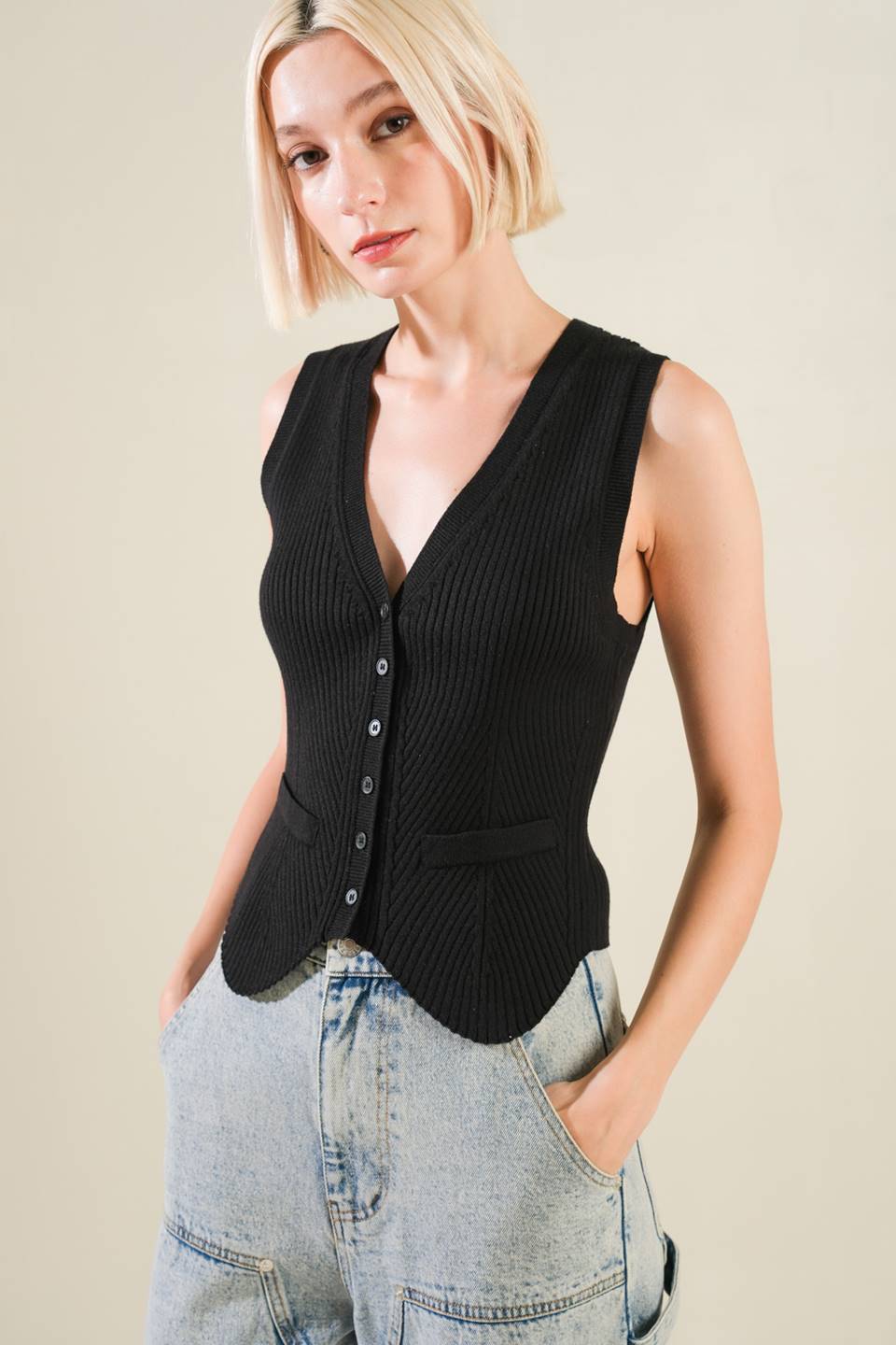 REGAL RISE BLACK KNIT VEST