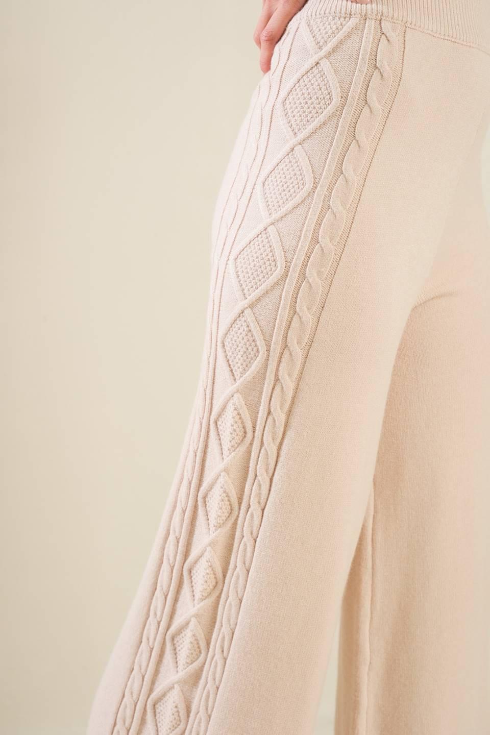 HOLD YOUR GAZE SWEATER KNIT PANTS.