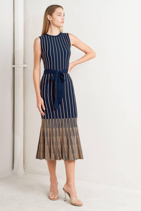 SMOOTH WEIGHTED FEEL KNIT MIDI DRESS.
