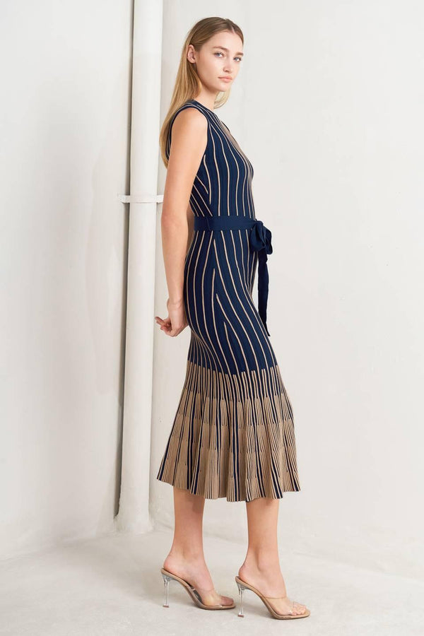 SMOOTH WEIGHTED FEEL KNIT MIDI DRESS.