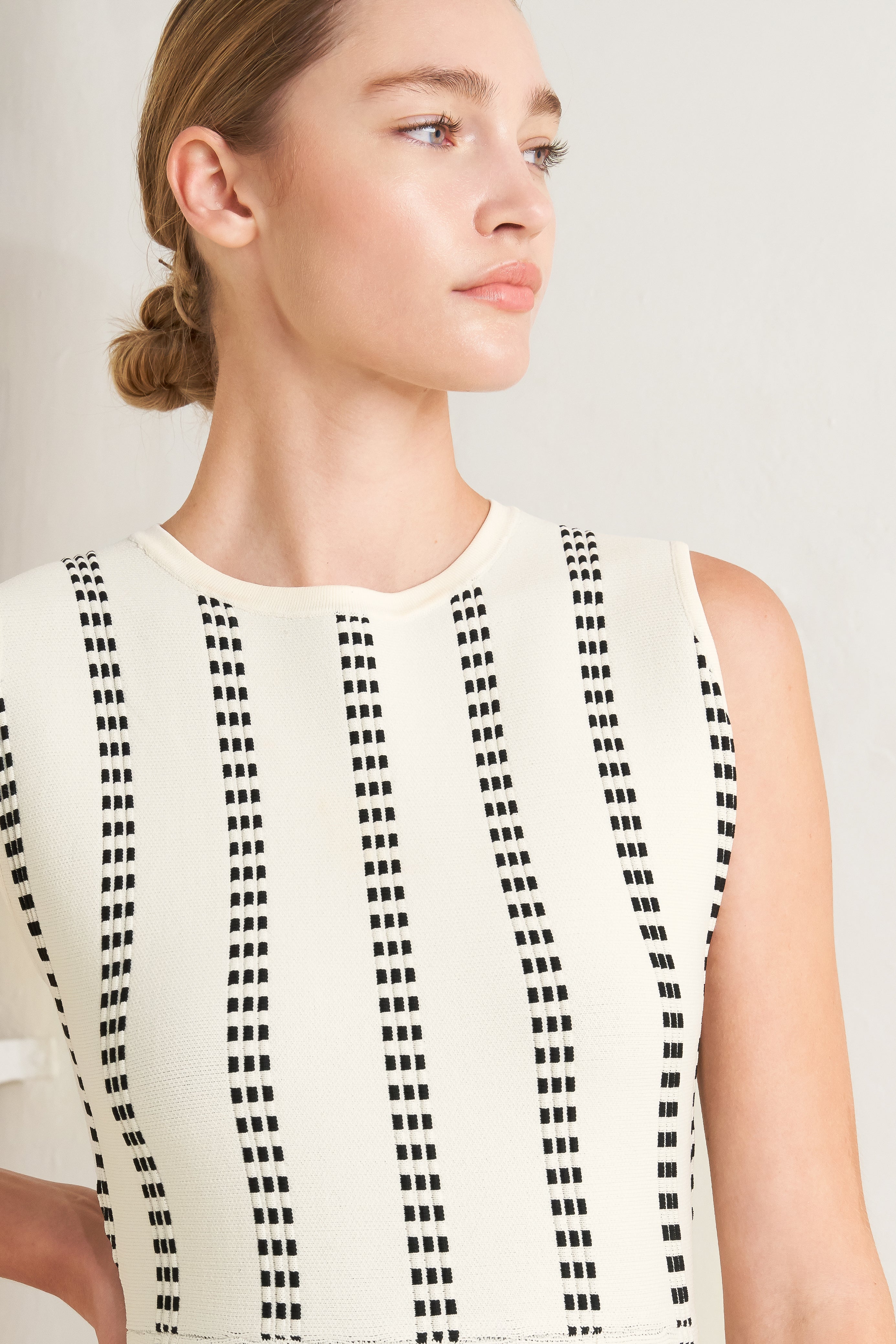 
A jacquard sweater knit midi dress featuring round neckline, sleeveless and circle skirt

Details:

Self : 82% Polyester 18% Spandex

Size &amp; Fit

- Model is 5`8" And Wearing Size Small
- Measurements Taken From Size Small
- Approx. Length: 50" Flying Tomato