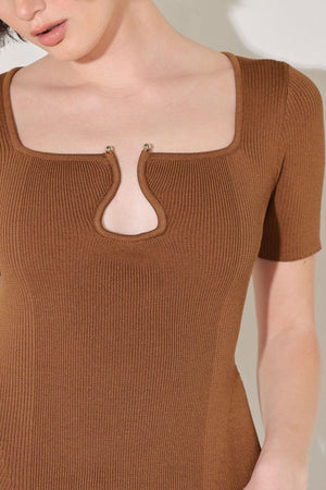 GOLDEN GLOW MOMENT SWEATER TOP.