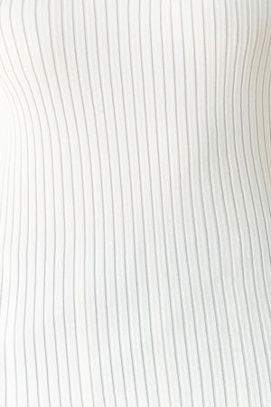 Close-up of a white ribbed fabric | FREEMARKET