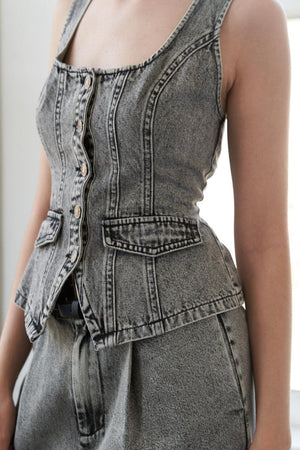STUNNING GLORY DENIM VEST.