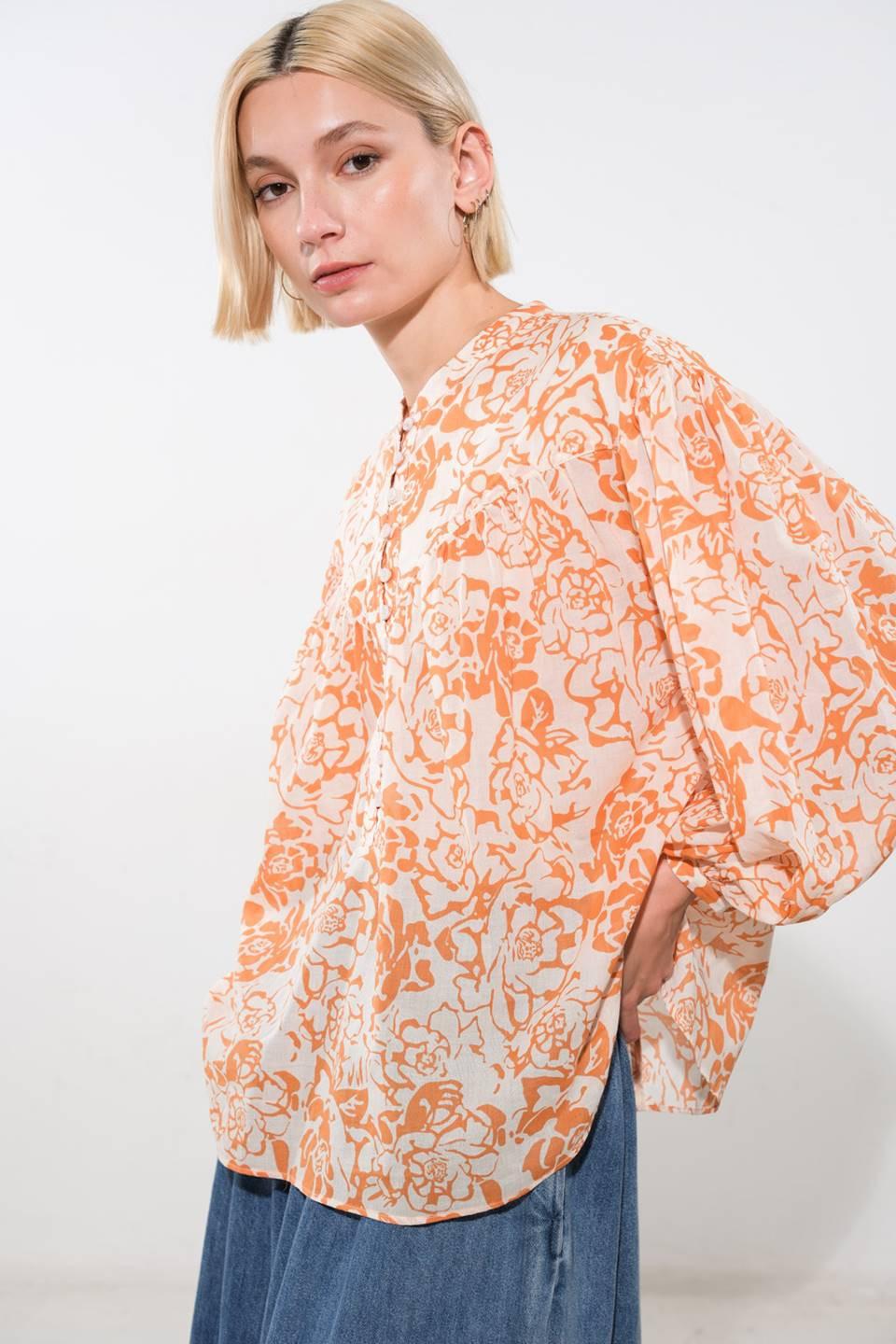 A printed woven peasant top with button down and long sleeve
Details:
Self : 100% Cotton
Size & Fit
- Model is 5`9" And Wearing Size Small
- Measurements Taken From Size Small
- Approx. Length: 25"