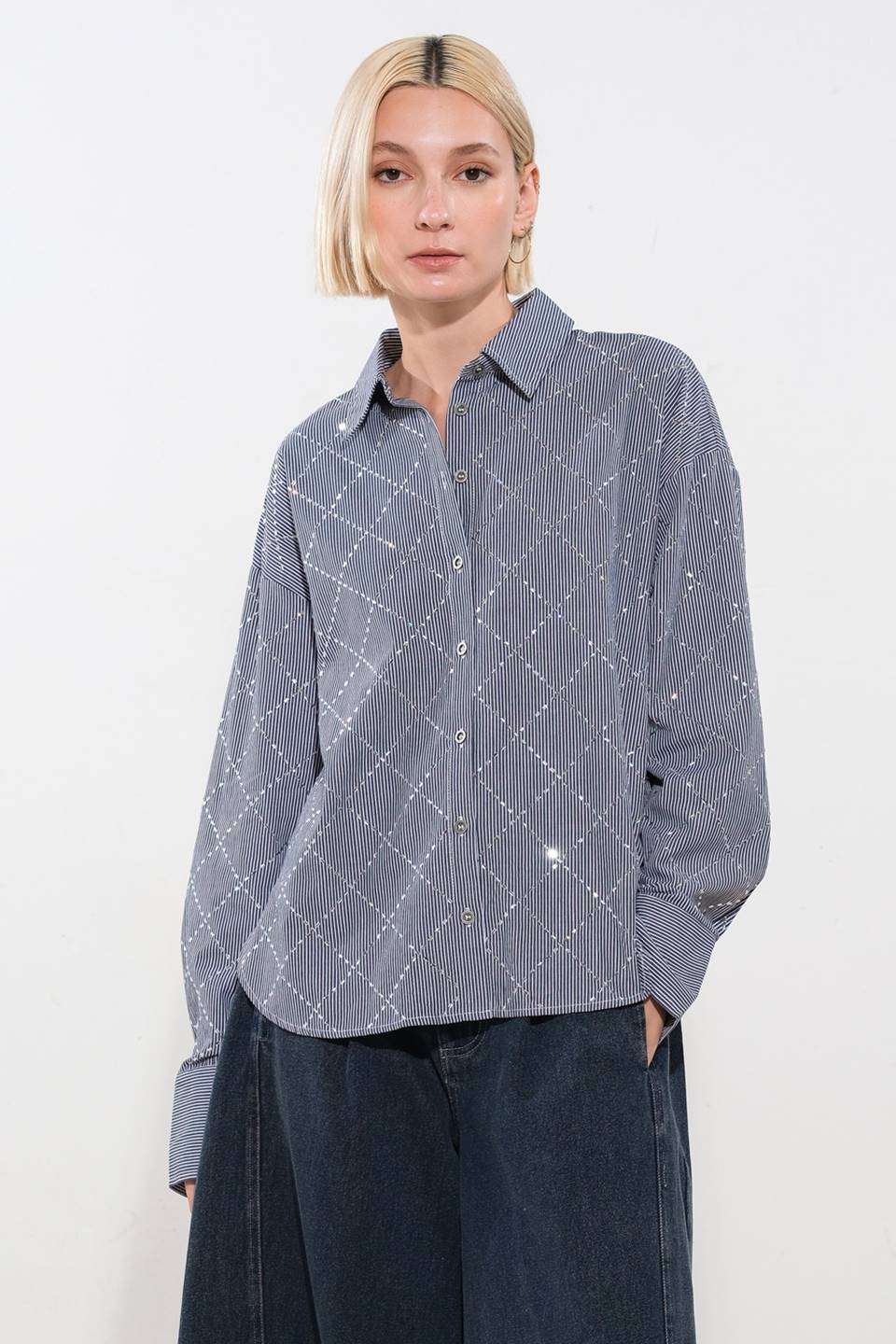 GRACEFUL APPEARANCE WOVEN TOP