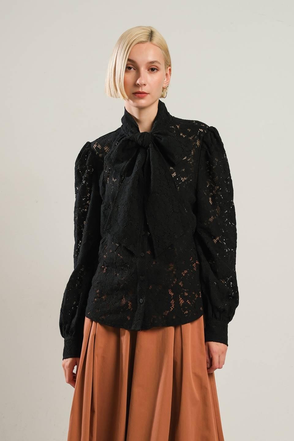 PATRIOTIC PRINCESS WOVEN LACE TOP.
