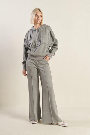 SIMPLE AFFECTION PULLOVER SWEATSHIRT.