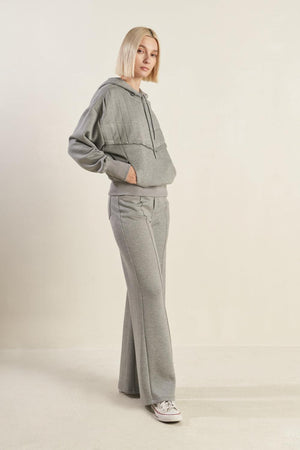 SIMPLE AFFECTION PULLOVER SWEATSHIRT.