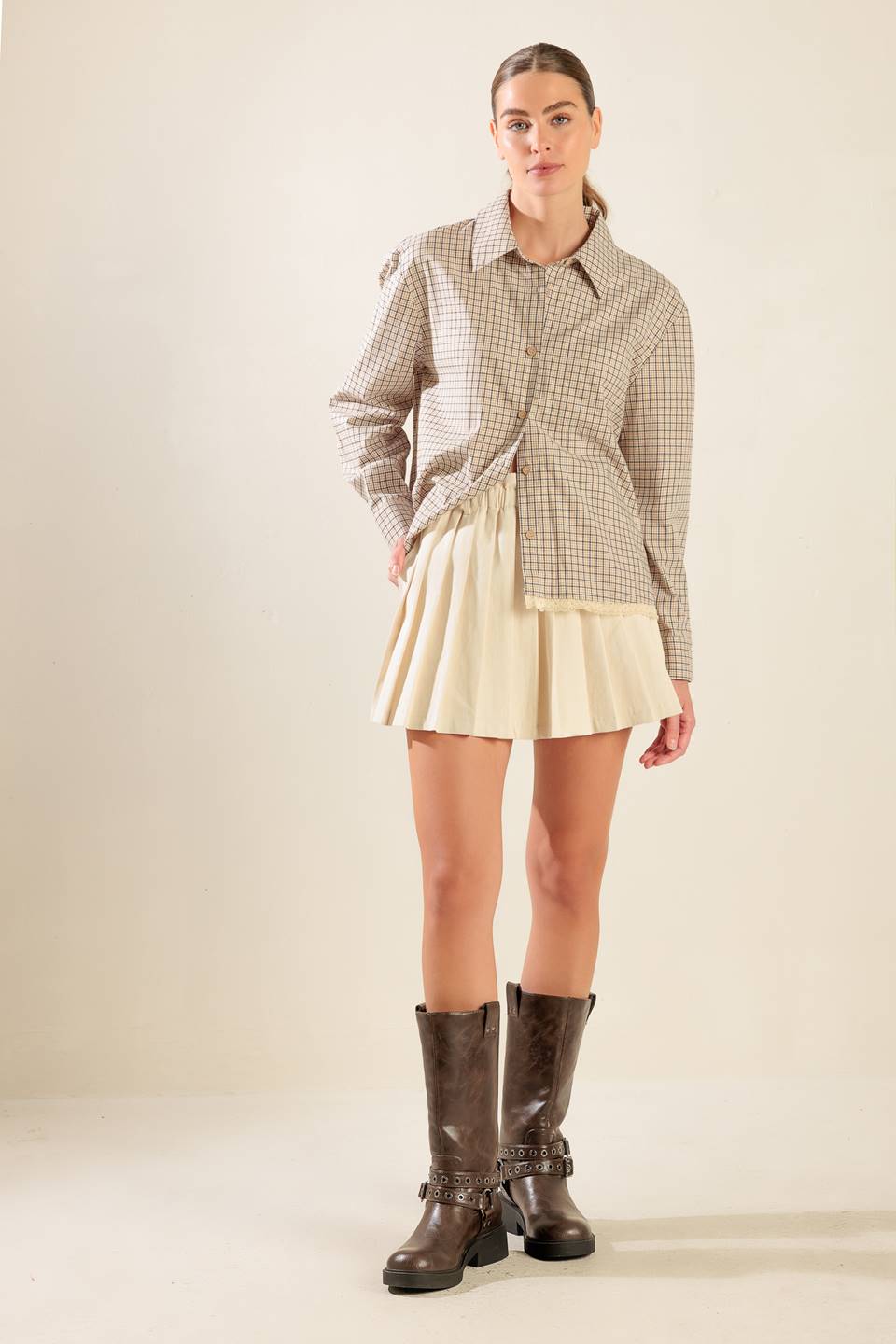 
A plaid woven top featuring button down, long sleeve and lace trim hemline

Details:

Self : 100% Cotton
(exclusive of decoration)

Size &amp; Fit

- Model is 5`8" And Wearing Size Small
- Measurements Taken From Size Small
- Approx. Length: 24"