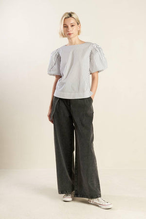 ALL THE FEELINGS WOVEN TOP.