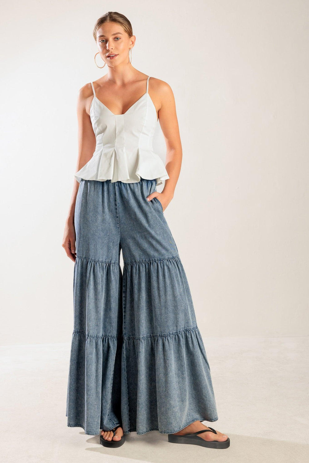 IT'S PERFECT TIMING WOVEN CAMI TOP.