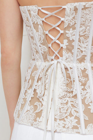 CAFE SOCIETY LOOK WOVEN LACE TOP.