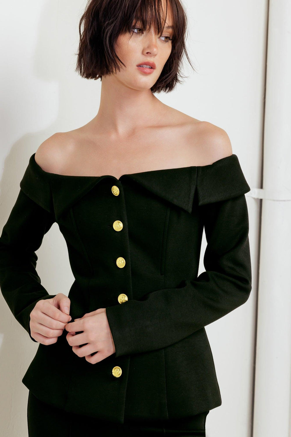 MODERN FLOW BLACK WOVEN TOP.