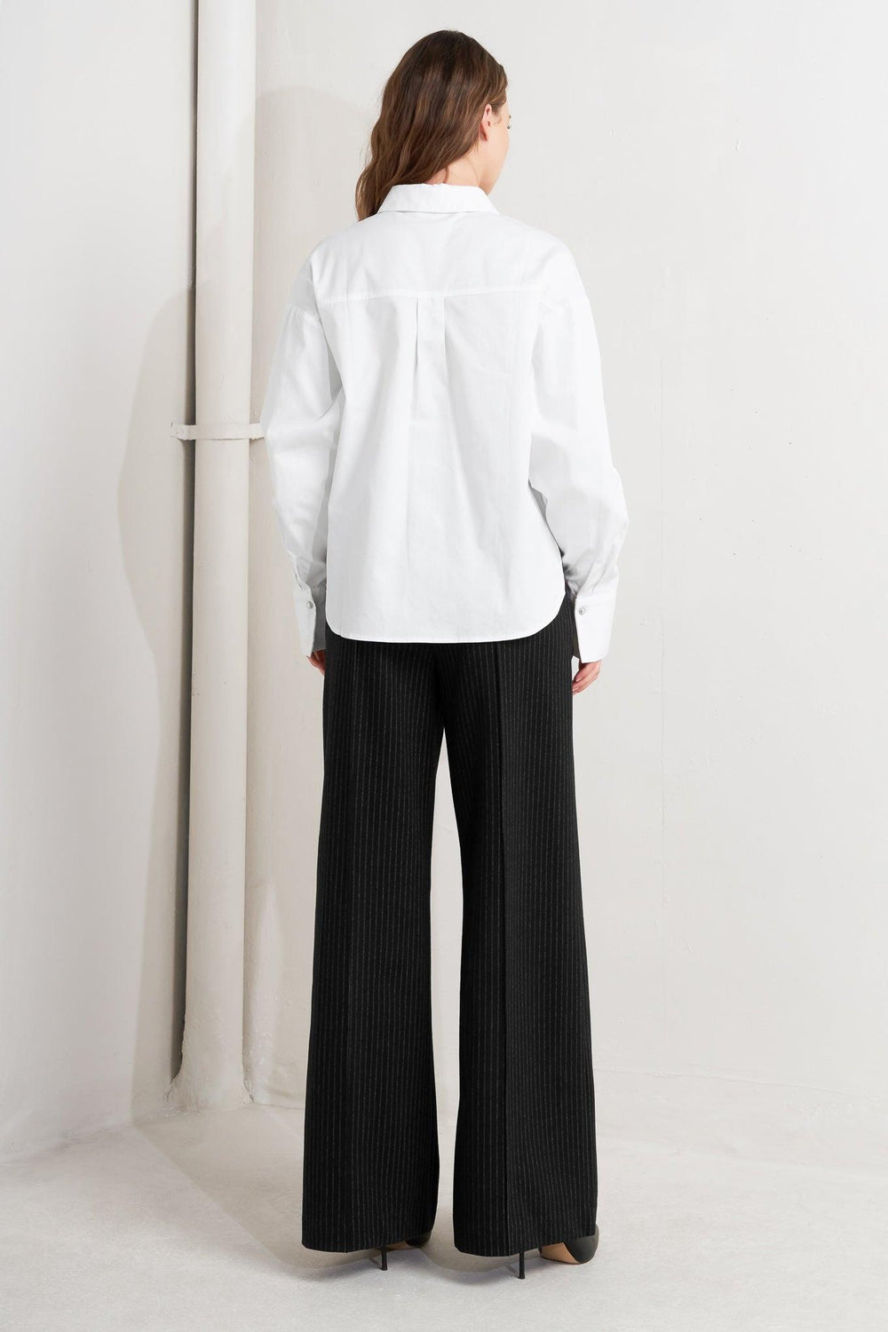 CRYSTAL TOUCH WOVEN SHIRT.