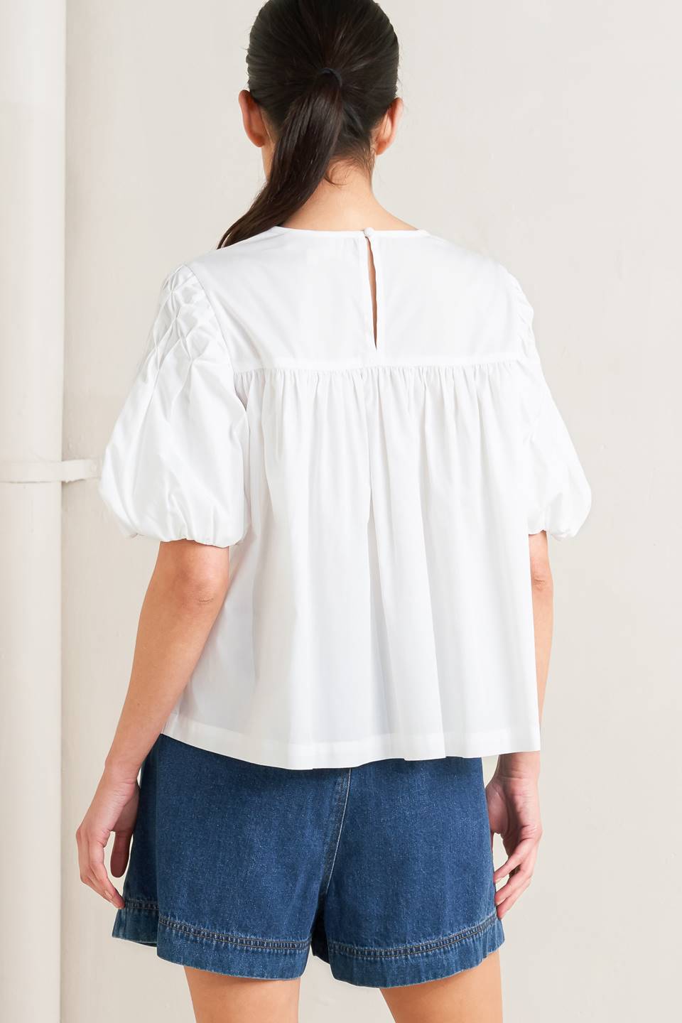 WHITE DREAM PUFF WOVEN TOP