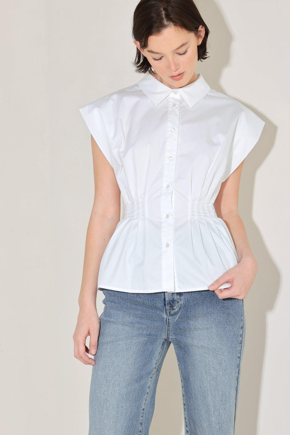 MODERN POISE WOVEN TOP.