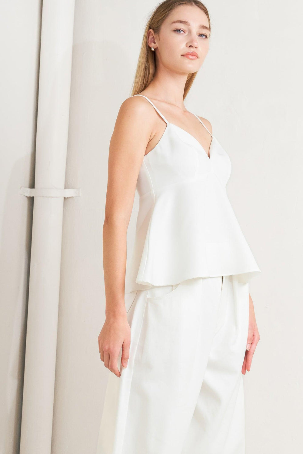 MINIMAL MOOD WOVEN CAMI TOP.