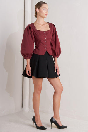 AMOUR SCALLOP WOVEN TOP.
