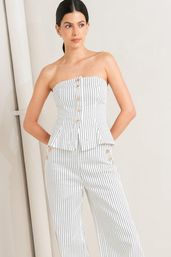 EFFORTLESS FORM STRIPE WOVEN TWILL TOP.