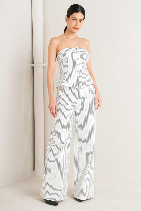 EFFORTLESS FORM STRIPE WOVEN TWILL TOP.