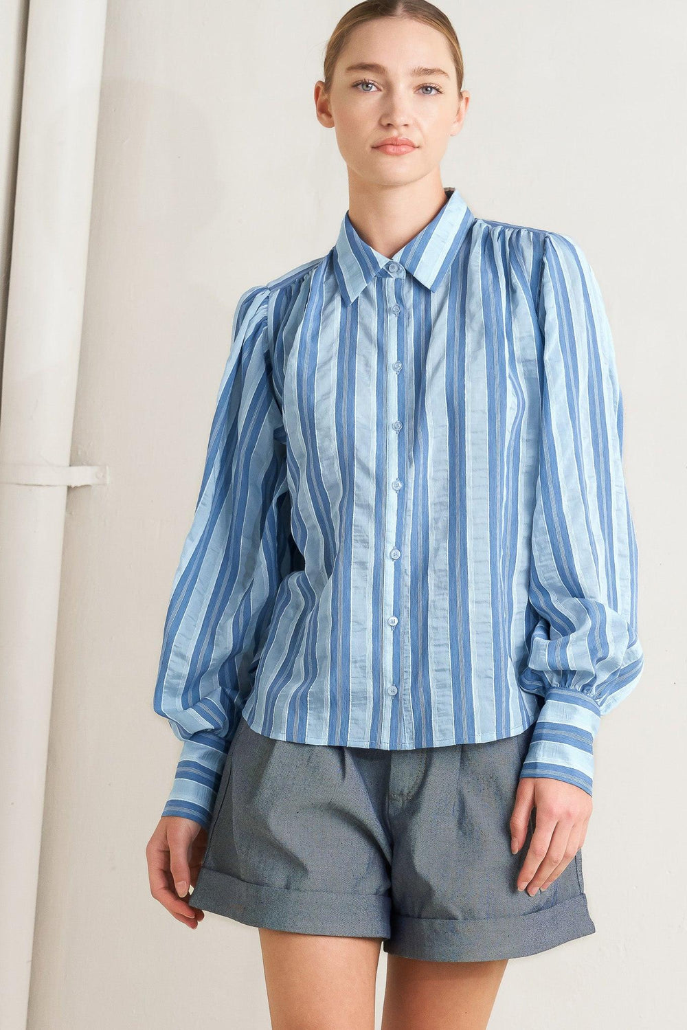 POLISHED DAY WOVEN TOP.