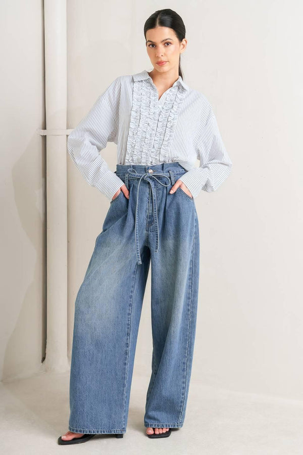 DAYLIGHT EDGE WOVEN TOP.