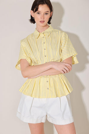 BUTTER MODE ACTIVATED WOVEN TOP.
