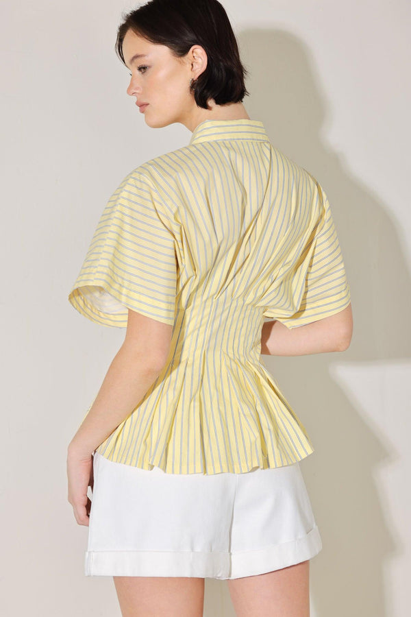 BUTTER MODE ACTIVATED WOVEN TOP.