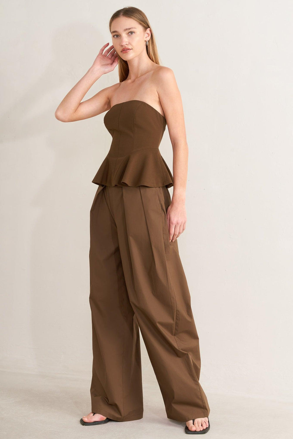 EFFORTLESS ELEGANCE WOVEN TUBE TOP.