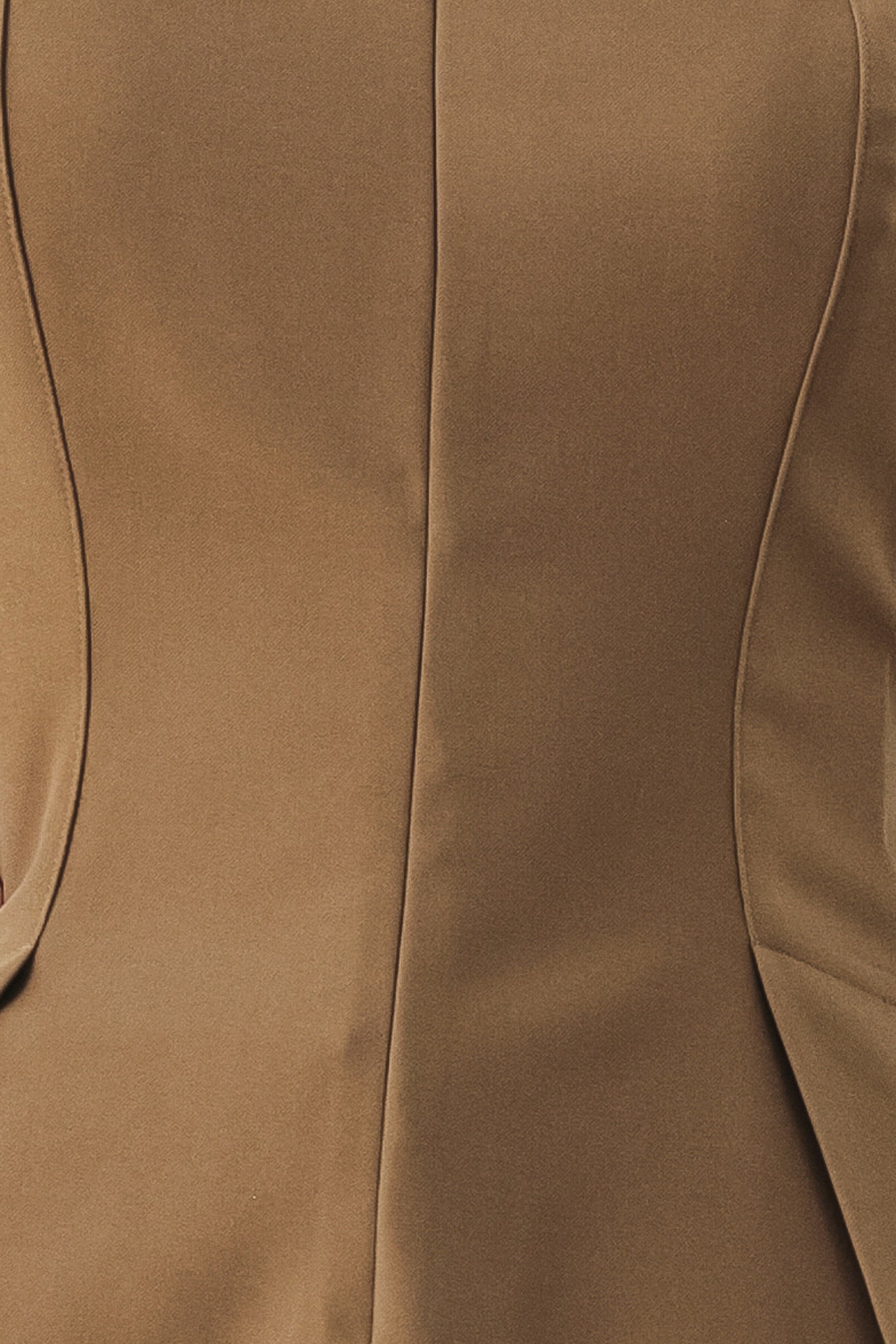 A solid woven top with square neckline, sleeveless, front zipper closure and peplum.