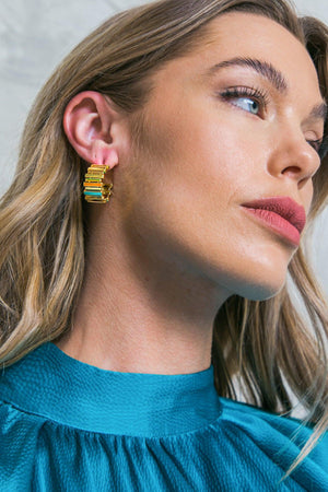 DIP RIBBED STUD EARRINGS.