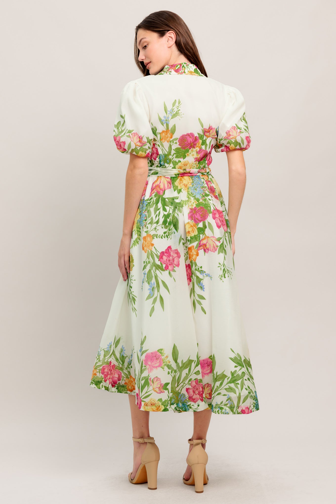 
A printed woven midi dress featuring shirt collar, button down, short puff sleeve, self sash tie and full skirt

Details:

Self : 100% Polyester
Lining : 100% Polyester

Size &amp; Fit

- Model is 5`8" And Wearing Size Small
- Measurements Taken From Size Small
- Approx. Length: 50" FLYING TOMATO