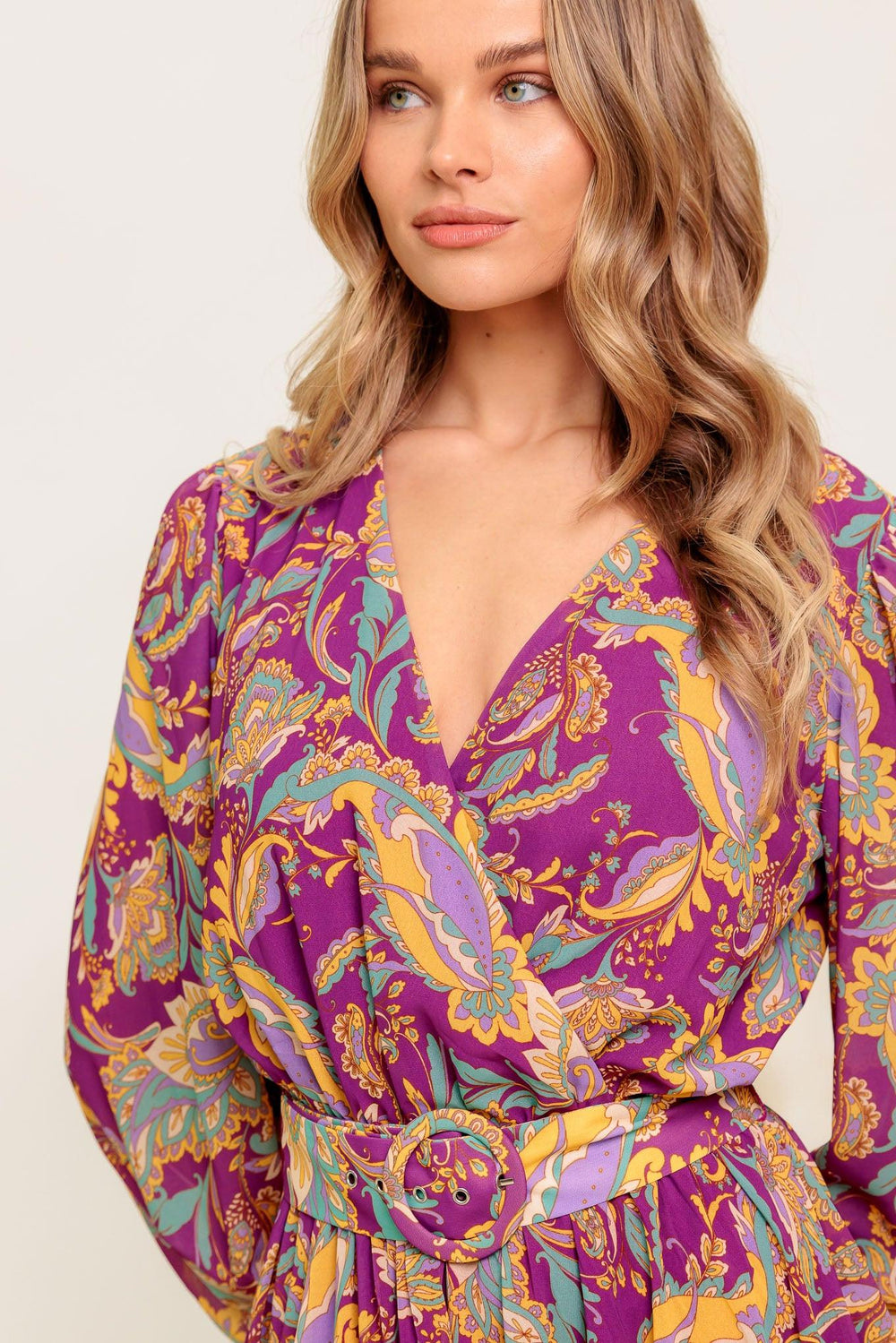 GOING WITH ELEGANCE WOVEN MIDI DRESS.