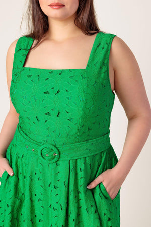 DAFFODILS & DAYDREAMS WOVEN LACE MIDI DRESS.