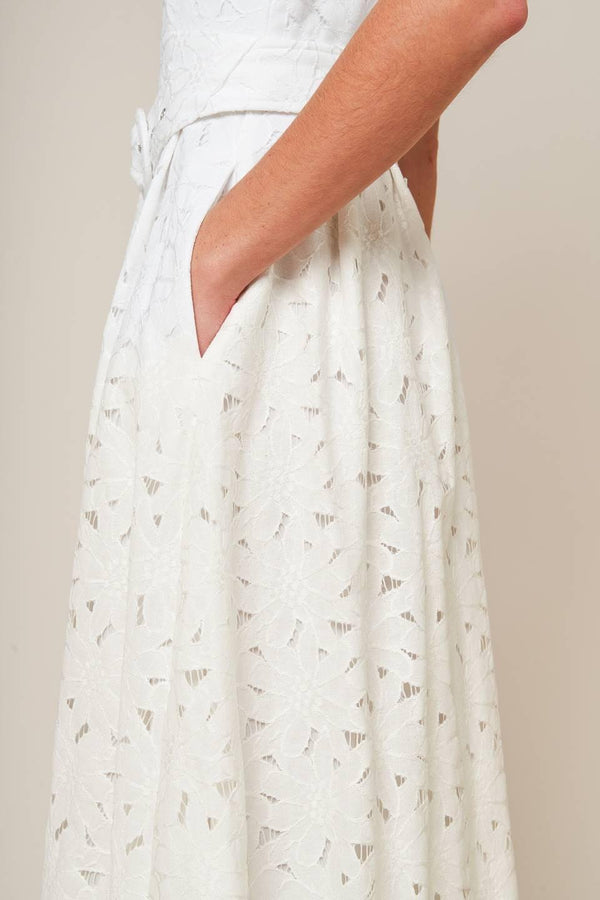 DAFFODILS & DAYDREAMS WOVEN LACE MIDI DRESS.