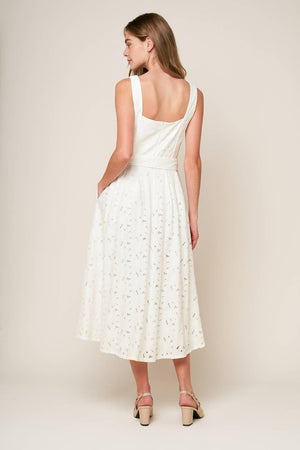 DAFFODILS & DAYDREAMS WOVEN LACE MIDI DRESS.