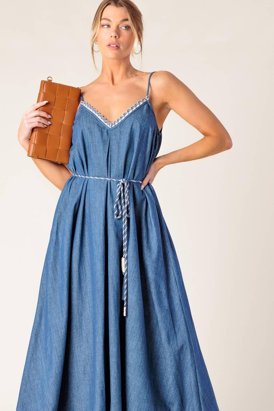 HEARTFELT MOMENT DENIM MIDI DRESS l FLYING TOMATO – Flying Tomato
