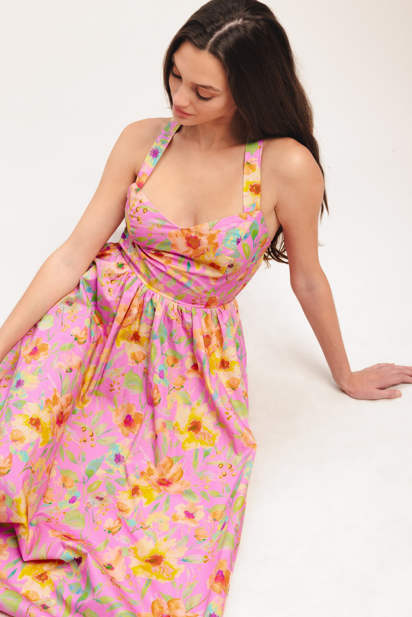 
A printed woven midi dress featuring sweetheart neckline, straps, full skirt and open back with cross tie closure

Details:

Self : 100% Cotton
Lining : 100% Polyester

Size &amp; Fit

- Model is 5`8" And Wearing Size Small
- Measurements Taken From Size Small
- Approx. Length: 55"