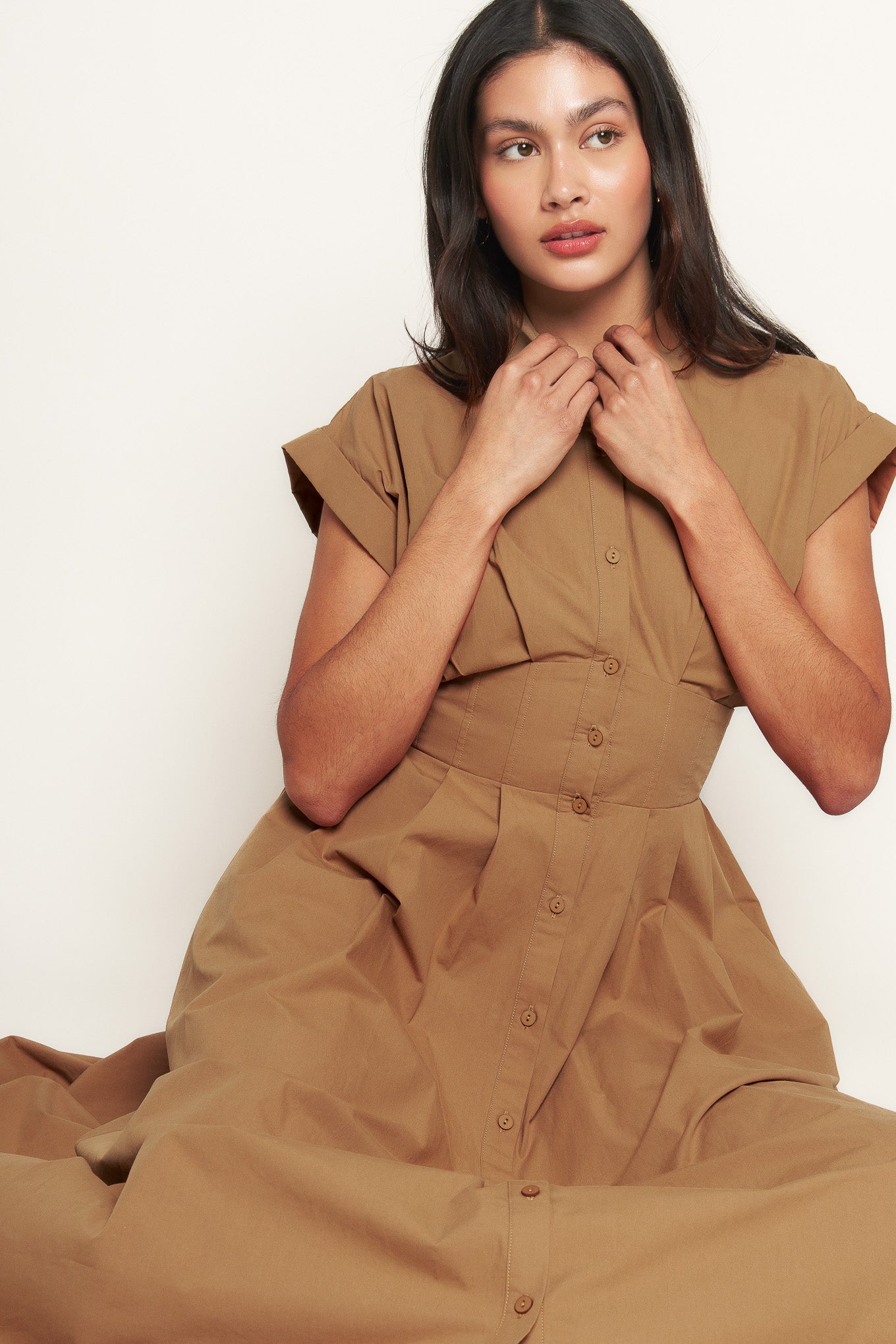 
A solid woven midi dress featuring collar, short cuffed sleeve, button down, wide waistband, full skirt and smocked back waistband

Details:

Self : 100% Polyester
Lining : 100% Polyester

Size &amp; Fit

- Model is 5`8" And Wearing Size Small
- Measurements Taken From Size Small
- Approx. Length: 51" Flying Tomato