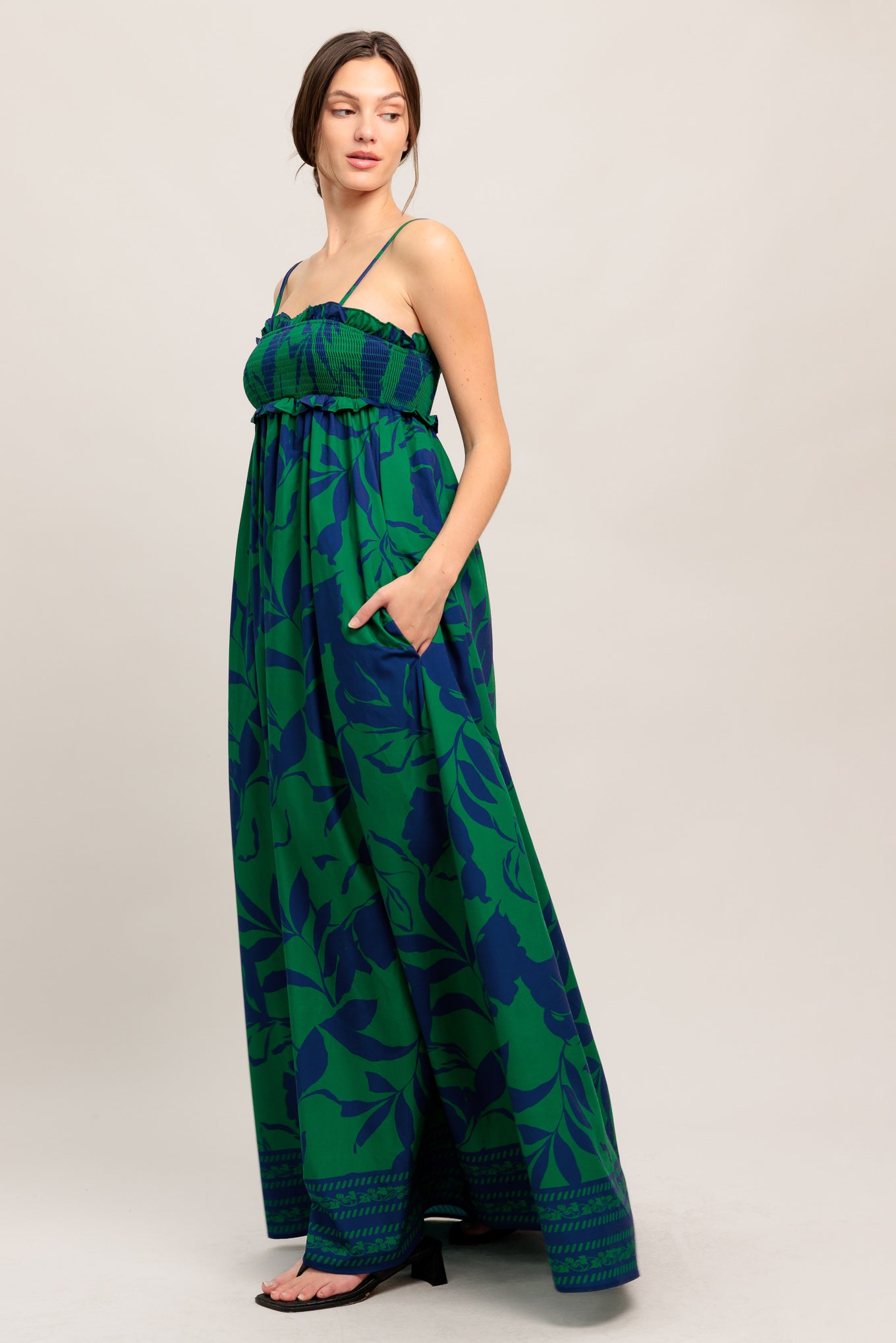 
A printed woven maxi dress featuring straight neckline with ruffled edge, straps and smocked bodice

Details:

Self : 100% Polyester
Lining : 100% Polyester

Size &amp; Fit

- Model is 5`8" And Wearing Size Small
- Measurements Taken From Size Small
- Approx. Length: 59" Flying Tomato