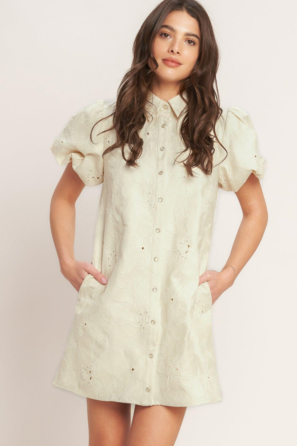 
A textured woven mini dress featuring collar, short puff short and front button down closure

Details:

Self : 100% Cotton
Lining : 100% Polyester

Size &amp; Fit

- Model is 5`8" And Wearing Size Small
- Measurements Taken From Size Small
- Approx. Length: 35" FLYING TOMATO