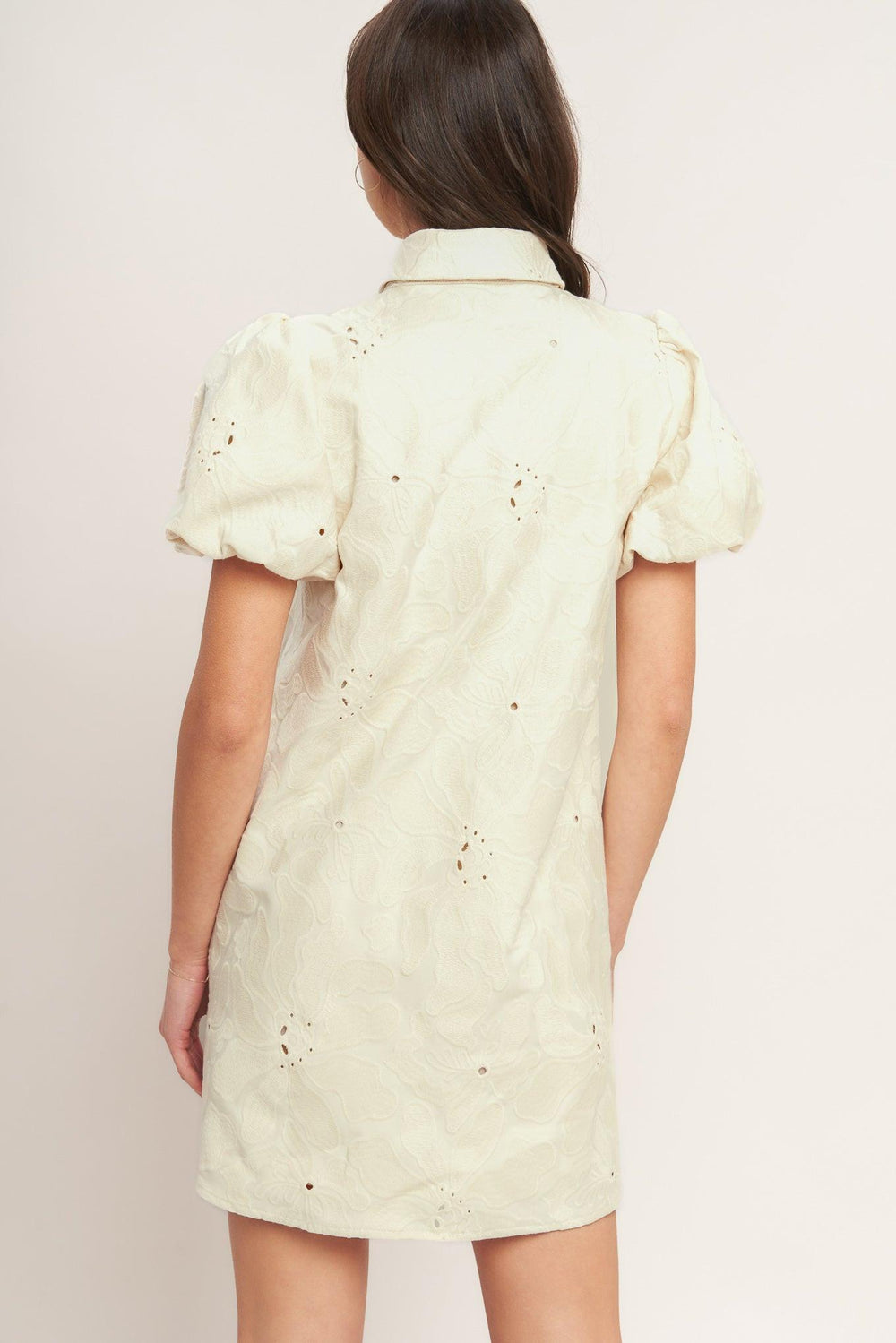 
A textured woven mini dress featuring collar, short puff short and front button down closure

Details:

Self : 100% Cotton
Lining : 100% Polyester

Size &amp; Fit

- Model is 5`8" And Wearing Size Small
- Measurements Taken From Size Small
- Approx. Length: 35" FLYING TOMATO
