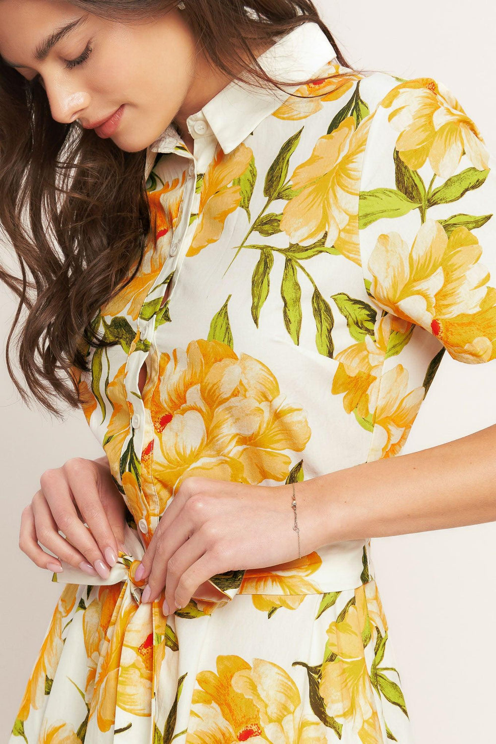 
A printed woven midi dress featuring collar, short sleeve, button down, self sash tie and circle skirt

Details:

Self : 100% Cotton

Size &amp; Fit

- Model is 5`8" And Wearing Size Small
- Measurements Taken From Size Small
- Approx. Length: 50" Flying Tomato
