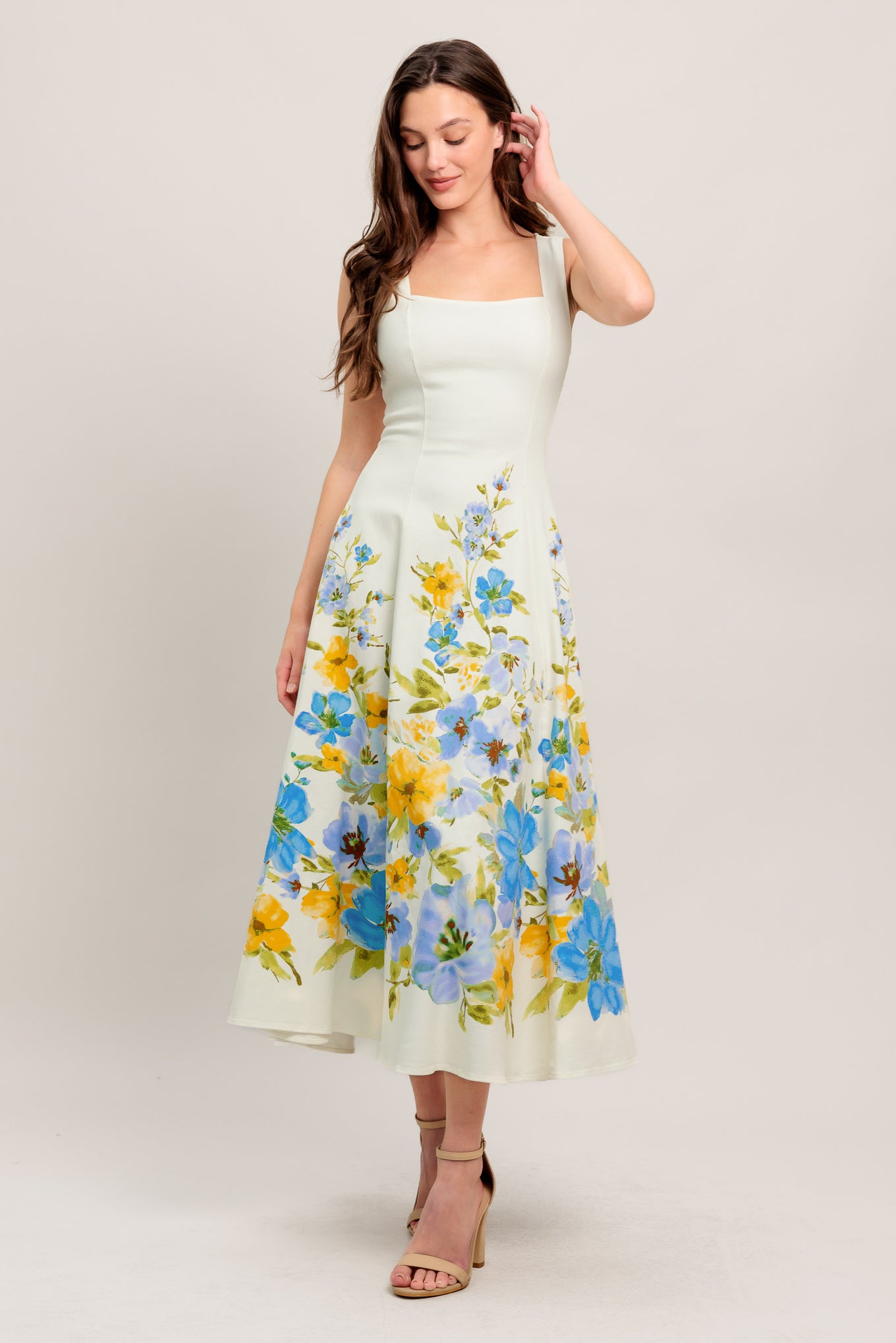 
A printed woven midi dress featuring square neckline, sleeveless, circle skirt and back zipper closure

Details:

Self : 97% Cotton 3% Spandex

Size &amp; Fit

- Model is 5`8" And Wearing Size Small
- Measurements Taken From Size Small
- Approx. Length: 50" FLYING TOMATO