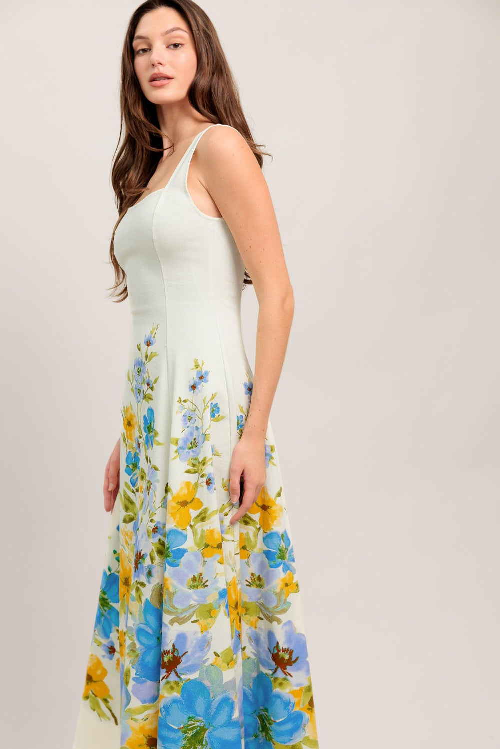 
A printed woven midi dress featuring square neckline, sleeveless, circle skirt and back zipper closure

Details:

Self : 97% Cotton 3% Spandex

Size &amp; Fit

- Model is 5`8" And Wearing Size Small
- Measurements Taken From Size Small
- Approx. Length: 50" FLYING TOMATO