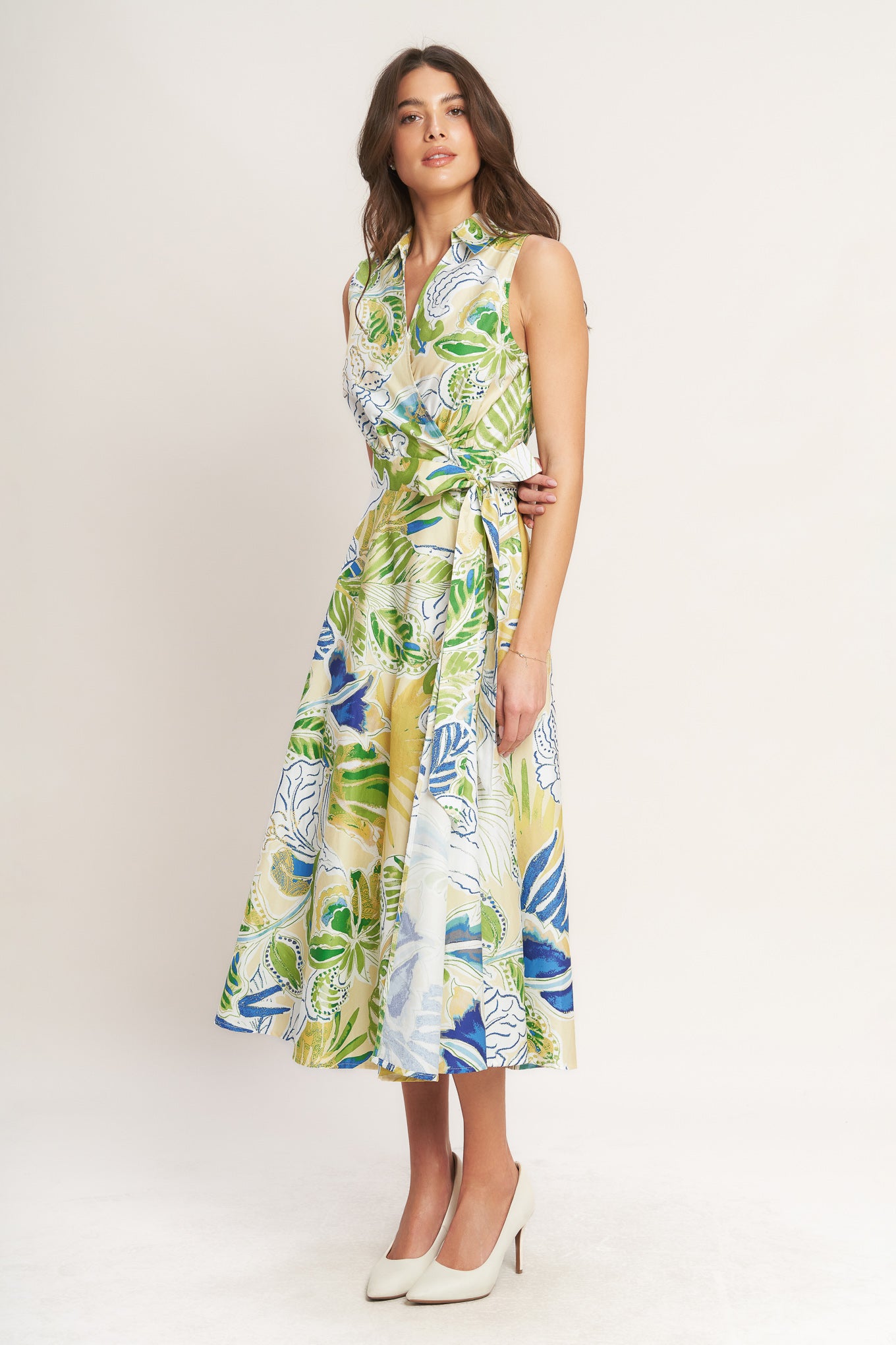 
A printed woven midi dress featuring collar, surplice neckline, sleeveless, true wrap and side tie

Details:

Self : 100% Cotton

Size &amp; Fit

- Model is 5`8" And Wearing Size Small
- Measurements Taken From Size Small
- Approx. Length: 52" FLYING TOMATO