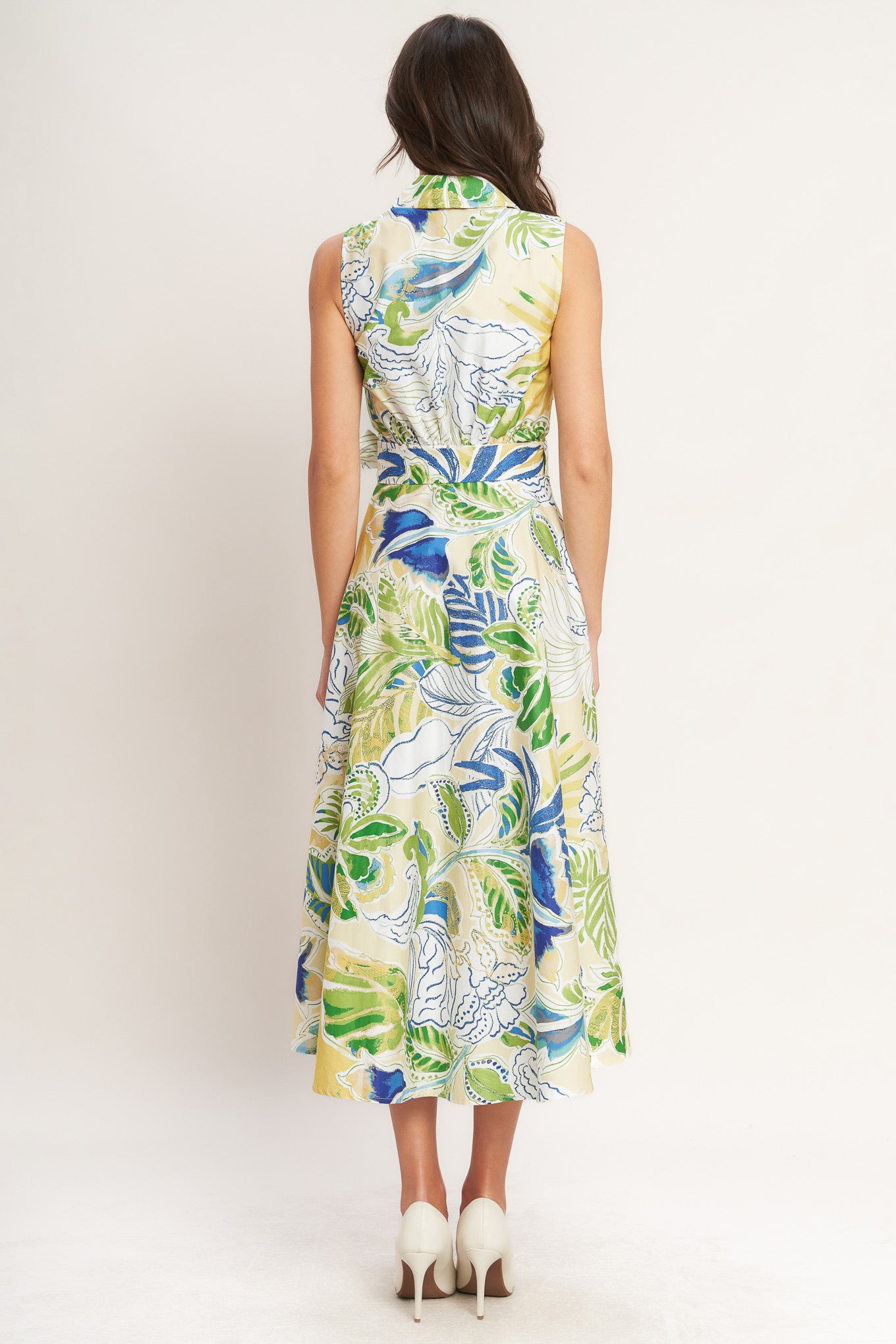 
A printed woven midi dress featuring collar, surplice neckline, sleeveless, true wrap and side tie

Details:

Self : 100% Cotton

Size &amp; Fit

- Model is 5`8" And Wearing Size Small
- Measurements Taken From Size Small
- Approx. Length: 52" FLYING TOMATO