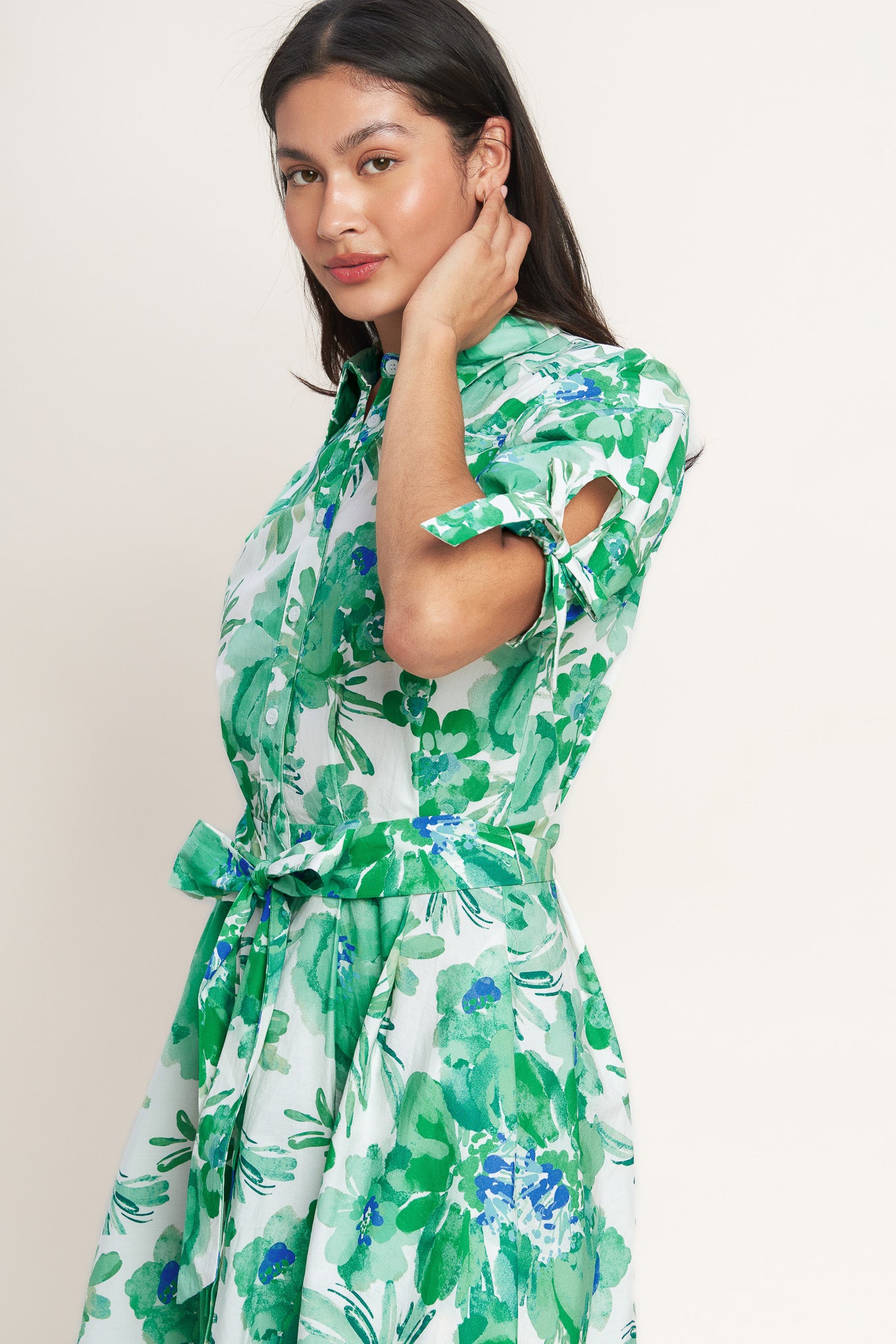 
A printed woven midi shirt dress with collar, cuff tie, self sash tie, button down and circle skirt

Details:

Self : 100% Cotton

Size &amp; Fit

- Model is 5`8" And Wearing Size Small
- Measurements Taken From Size Small
- Approx. Length: 51" FLYING TOMA